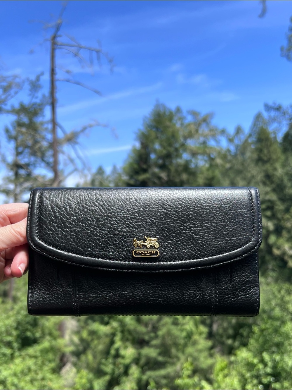 VINTAGE COACH Black Leather Trifold Wallet w Gold Logo Accent AUTHENTIC
